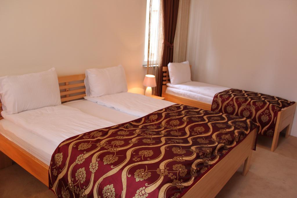 B&B Berr Сараево Екстериор снимка